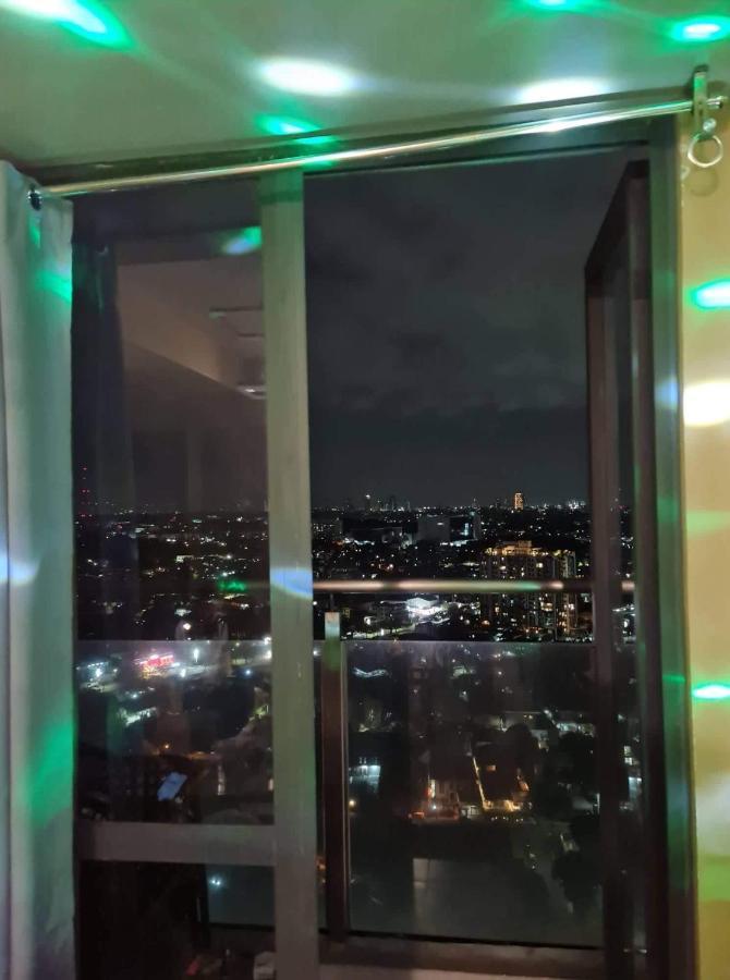 Congressional Town Center Aparthotel Манила Екстериор снимка