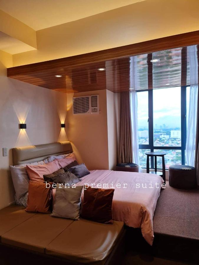 Congressional Town Center Aparthotel Манила Екстериор снимка